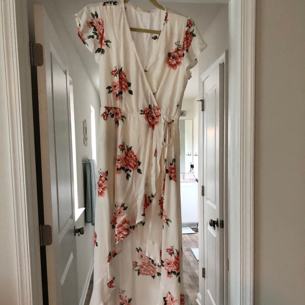 Altar’d State High-Low Floral Short Sleeved Dress